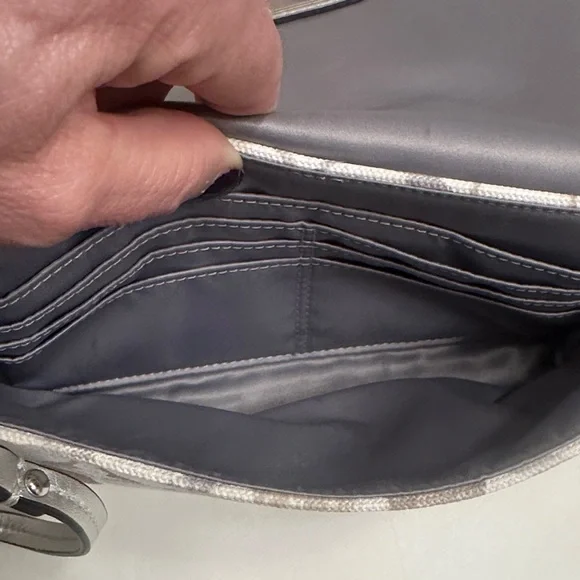 Coach wristlet purse. - Picture 8 of 9